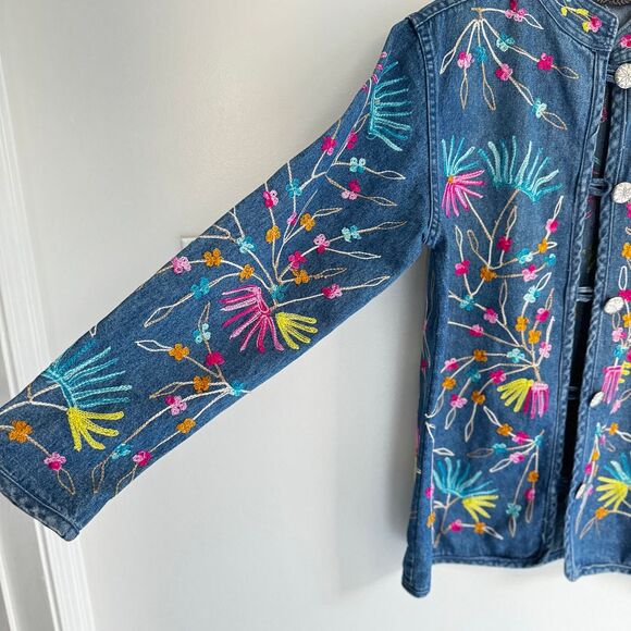 Vintage Floral Embroidered Light Denim Jacket Size Small Festival Boho Western - Picture 6 of 8